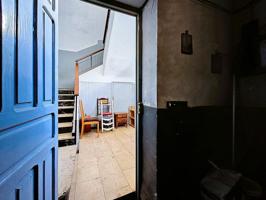 Casa en venta de dos plantas para reformar integralmente, ideal como vivienda o como inversión! photo 0