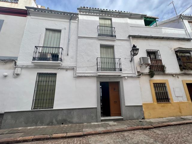 Casa única junto a la Plaza del Potro de 300 m² y 3 plantas photo 0