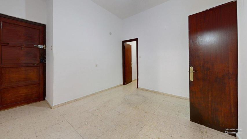 MAGNIFICA VIVIENDA EN PLANTA BAJA, ZONA LEVANTE, CON 3 DORMITOIROS, BAÑO y TERRAZA 35 METROS. photo 0