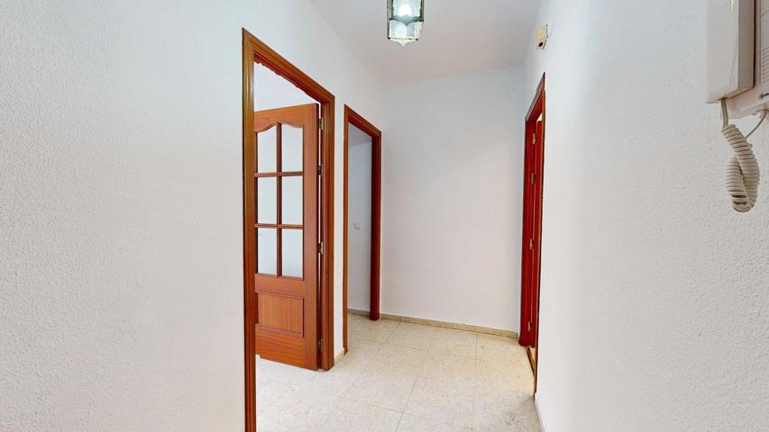 MAGNIFICA VIVIENDA, DE 3 DORMITORIOS, TERRAZA, SITUADA EN AVDA. CARLOS III. PLAZA DE PARCAMIENTO INCLUIDA SUJETA A DISPONIBILIDAD photo 0