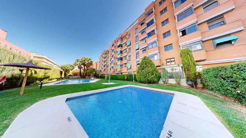 PRESENTAMOS MAGNIFICA VIVIENDA EN ZONA ARROYO DEL MORO DE 3 DORMITOIROS, 2 BAÑOS, TERRAZA, PLAZA DE GARAJE Y 2 PISCINAS EN ZONAS COMUNES. photo 0
