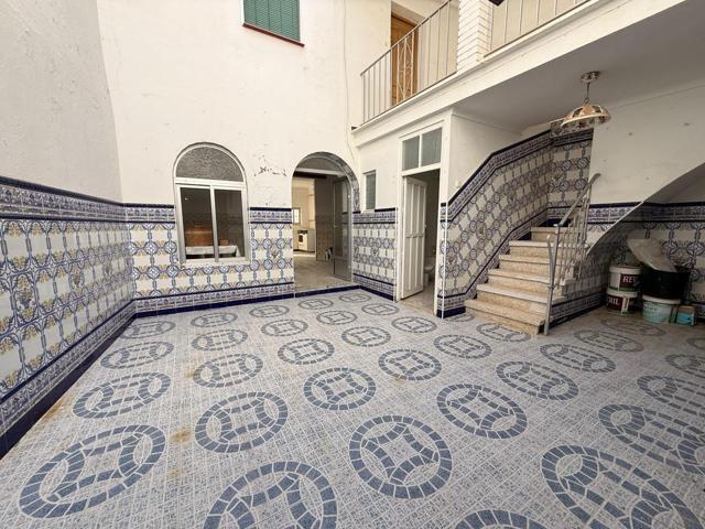 🏡Amplia Casa con Patios y Terraza en el Corazón de Fernán Nuñez photo 0