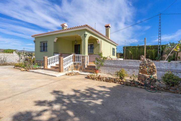 CHALET CON PISCINA Y TRASTERO EN ZONA TRANQUILA photo 0