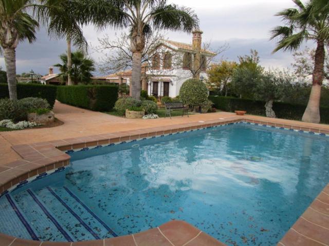 CHALET DE LUJO CON PISCINA, JARDIN Y BARBACOA photo 0