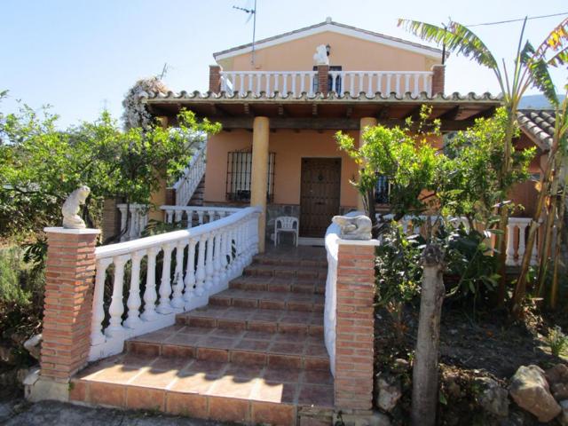 CHALET CERCA DEL PUEBLO CON PISCINA, GARAJE Y BARBACOA photo 0