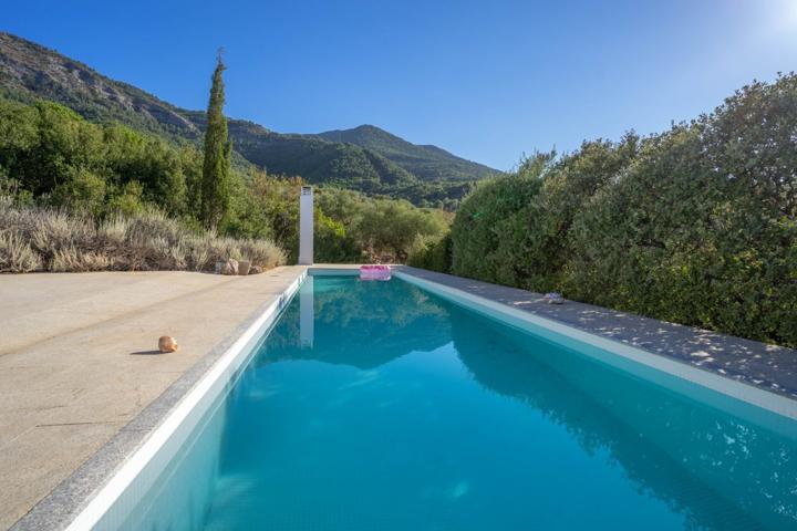 CHALET MUY MODERNO CON PISCINA CERCA DE LA MONTAÑA photo 0