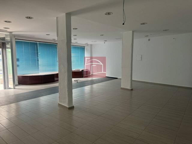 Local comercial en alquiler photo 0