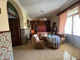 CASA ENTERA EN BUEN ESTADO DE CONSERVACIÓN photo 0