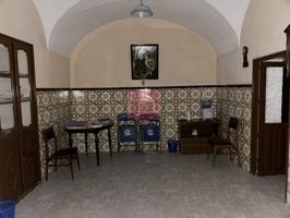 CASA ENTERA PARA REFORMAR CERCANA AL CENTRO photo 0