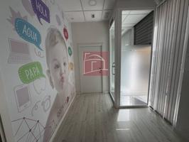 LOCAL COMERCIAL IDEAL PARA MONTAR ACADEMIA, CLINICA DE CUALQUIER TIPO O DESPACHO photo 0