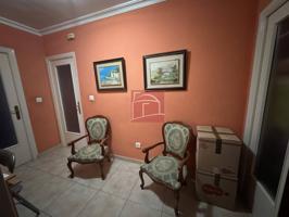 PISO CON ASCENSOR Y AMPLIO BALCON photo 0