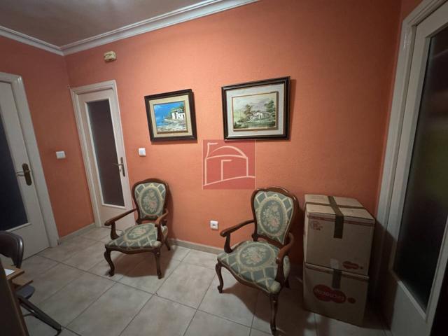 PISO CON ASCENSOR Y AMPLIO BALCON photo 0