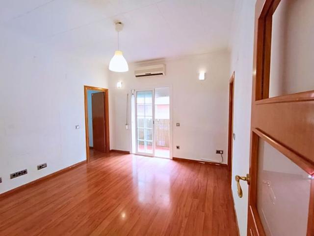 Piso En venta en Calle D'Àngel Guimerà, Montigalà -Sant Crist, Badalona photo 0