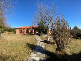 El Encinar de humienta. Estupenda casa con 1300 mt de parcela photo 0