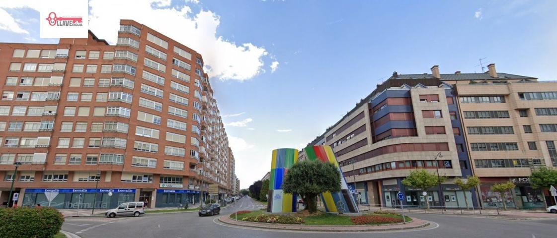 En Burgos. Se vende piso en Avda. Paz de cuatro dormitorios, garaje, orientación sur photo 0