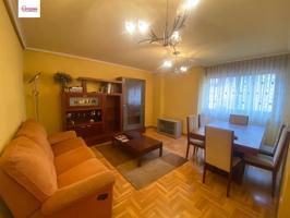 En Burgos. Se vende apartamento seminuevo de dos habt. garaje y trastero photo 0