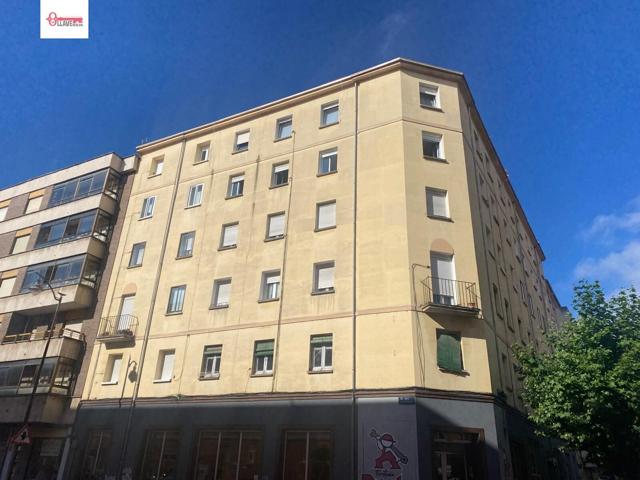 En Burgos. Se vende apartamento de dos dormitorios, amplio salón, exterior, ascensor. photo 0