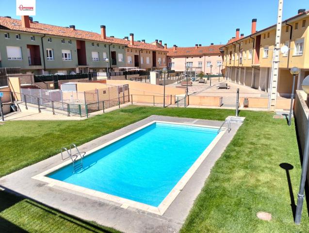 Dúplex en Urbanización Privada- photo 0