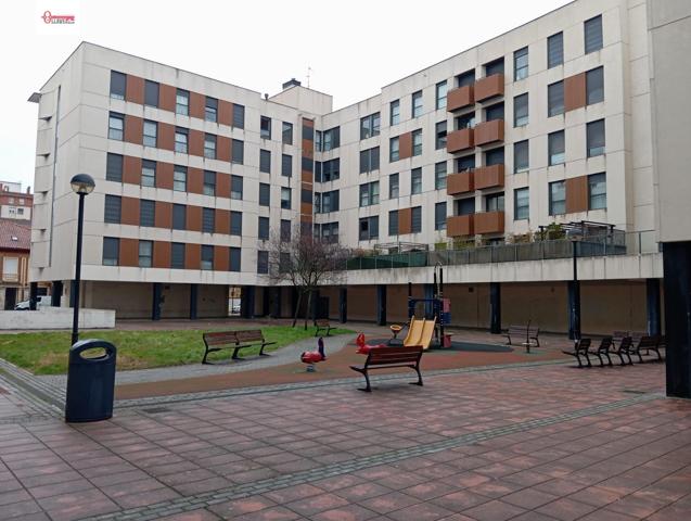 Zona Jesuitas: Piso Seminuevo de Tres Dormitorios con Garaje y Trastero photo 0