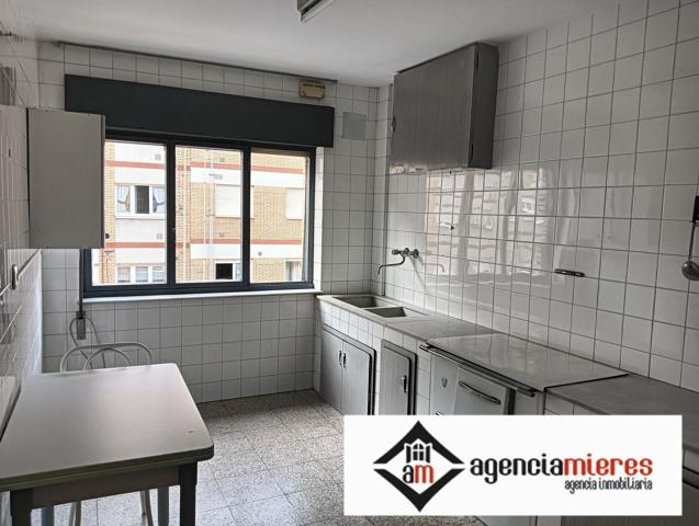 Piso En venta en Calle De Álava, Sur, Gijón photo 0
