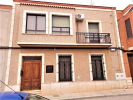 CASA EN 2 PLANTAS JUNTO A CALLE CONSTITUCIÓN photo 0