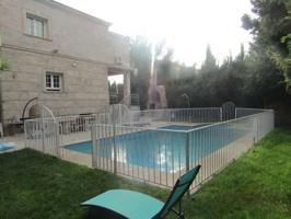 GRAN CHALET INDEPENDIENTE CON EXCELENTES CALIDADES photo 0