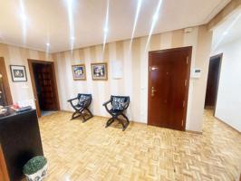SE VENDE IMPRESIONANTE PISO DE 200M2 JUNTO A 6 DE JUNIO photo 0