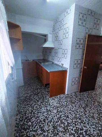 SE VENDE PISO DE 4 DORMITORIOS EN ZONA HOSPITAL photo 0