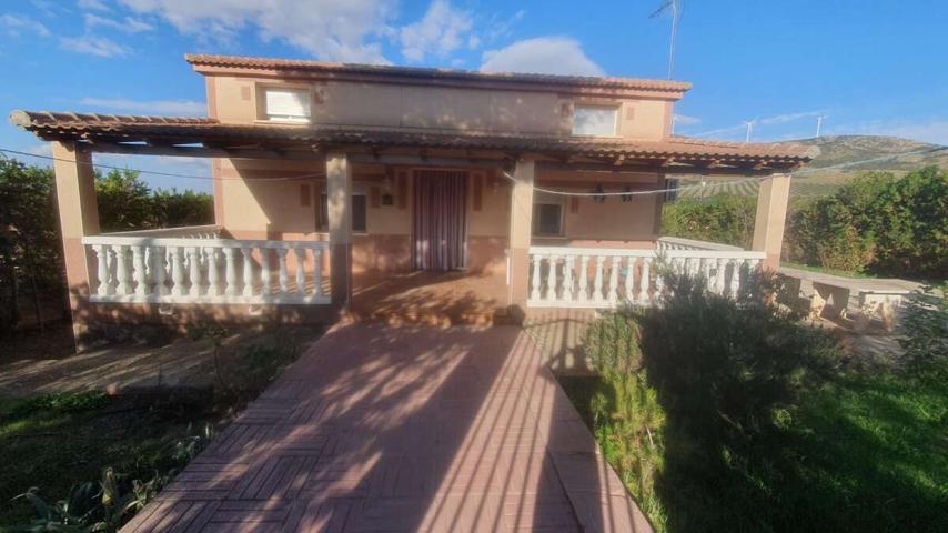 SE ALQUILA CHALET EN EL PERAL photo 0