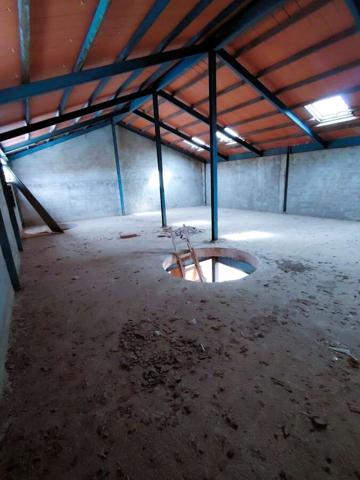 SE VENDE NAVE CON VIVIENDA EN CALLE MEDIODÍA photo 0