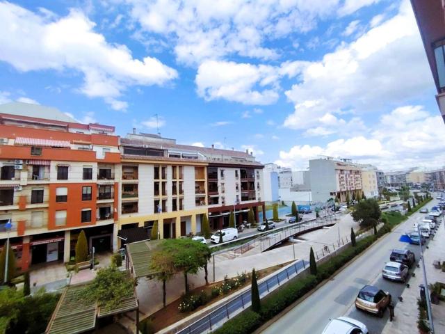 SE VENDE PISO EN AVD 1º DE JULIO JUNTO A LA PUERTA DEL VINO photo 0