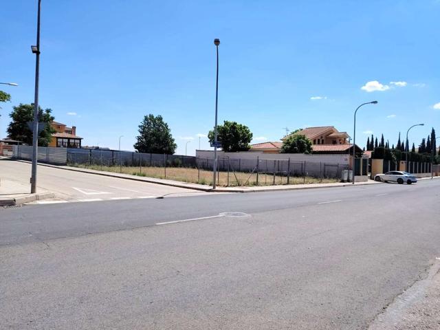 SE VENDE PARCELA EN ESQUINA EN NUEVO VALDEPEÑAS photo 0