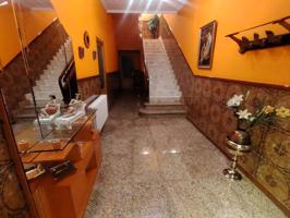 SE VENDE CASA CON GRAN GARAJE JUNTO A 1º DE JULIO photo 0