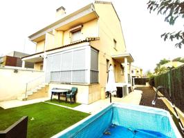 MAGNIFICO CHALET PAREADO EN VENTA Y-O ALQUILER photo 0