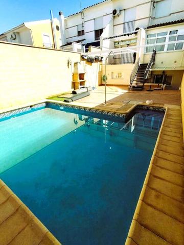 SE VENDE CHALET ADOSADO CON PISCINA Y COCINILLA photo 0