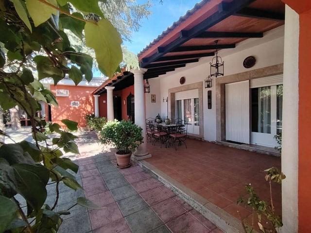 CHALET DE 1.215M2 EN ZONA NORTE AGUZADERA photo 0