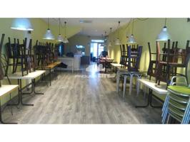 Salón comedor con suelo de madera