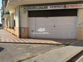 Parking con techo de vigas