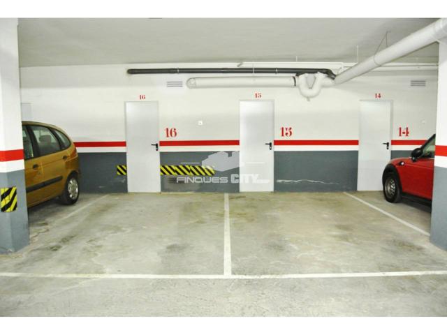 Parking en alquiler temporal en el centre photo 0