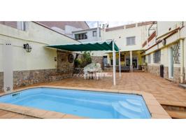 Edificio en venta en Pineda de Mar al lado del Ayuntamiento. photo 0