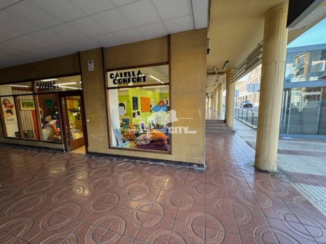 Local comercial de 130m2, visibilidad a la crta. Nacional II, Calella photo 0