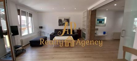 Magnífica vivienda con garaje, 2 habitaciones, 2 baños, en Ciutat Vella, La Seu. photo 0