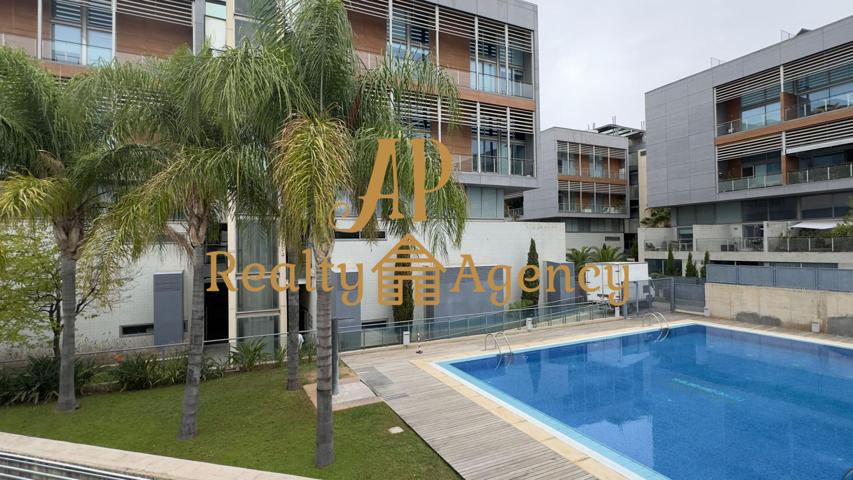Exclusivo Dúplex Reformado en Ciudad Gran Turia, Valencia photo 0