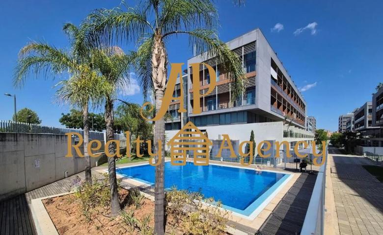 Exclusivo Dúplex Reformado en Ciudad Gran Turia, Valencia photo 0