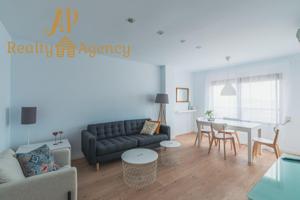Exclusiva vivienda de 3 habitaciones, 2 baños, con vistas panorámicas en zona Mestalla, Valencia. photo 0