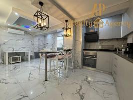 Exclusiva vivienda de lujo con terrazas, diseño contemporáneo y ubicación privilegiada junto a la Ciudad de las Artes y las Ciencias photo 0