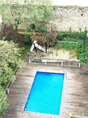 PISO EN EL RAVAL CON ASCENSOR Y PISCINA COMUNITARIA photo 0