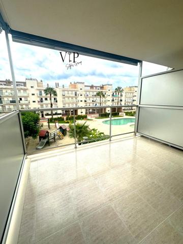 Piso en 1ª línea de mar a la venta en Cubelles photo 0