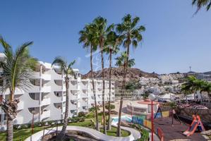 Apartamento turístico con piscina y estacionamiento en Playa del Cura. photo 0