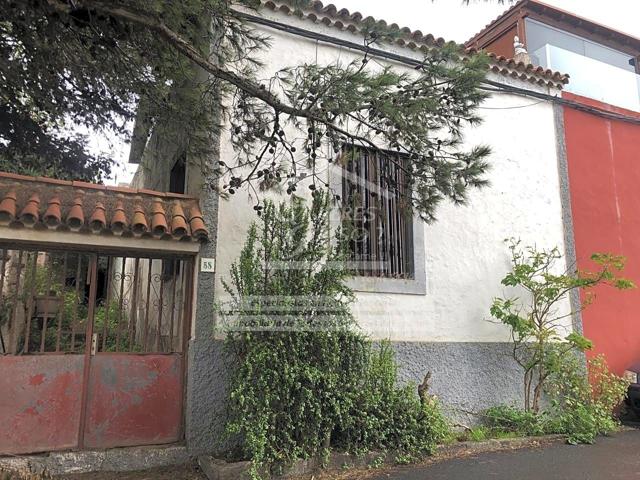 Casa rústica con jardín en Las Arenillas, Santa Brígida, Las Palmas. Subasta photo 0